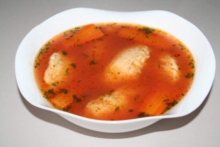 Supa de rosii cu galuste de gris; reteta pas cu pas si alte variante